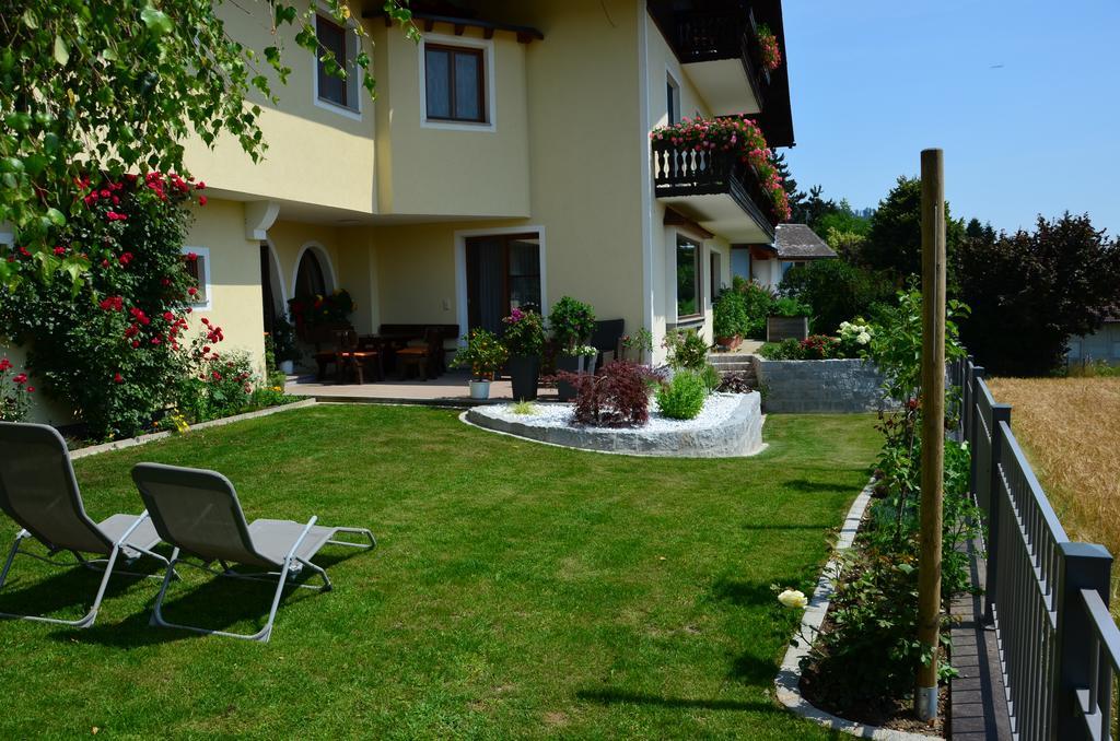 Haus Gruber Hotell Attersee Exteriör bild