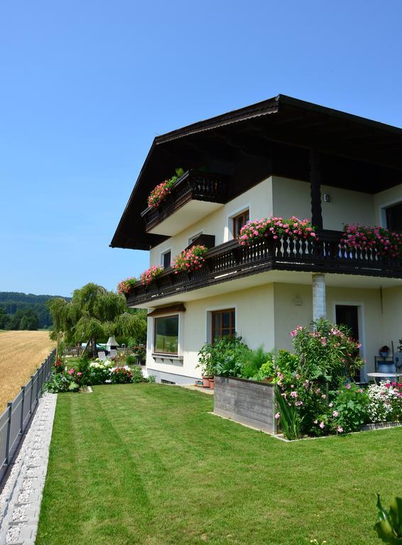 Haus Gruber Hotell Attersee Exteriör bild
