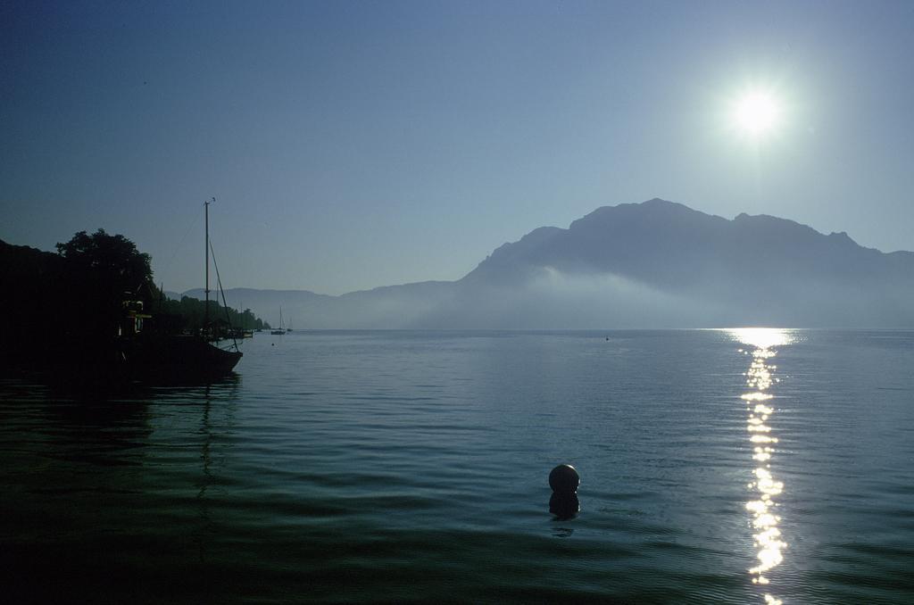 Haus Gruber Hotell Attersee Exteriör bild